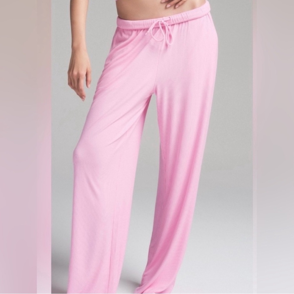 💕 NWT Skims Bubblegum Pink Lounge Pants